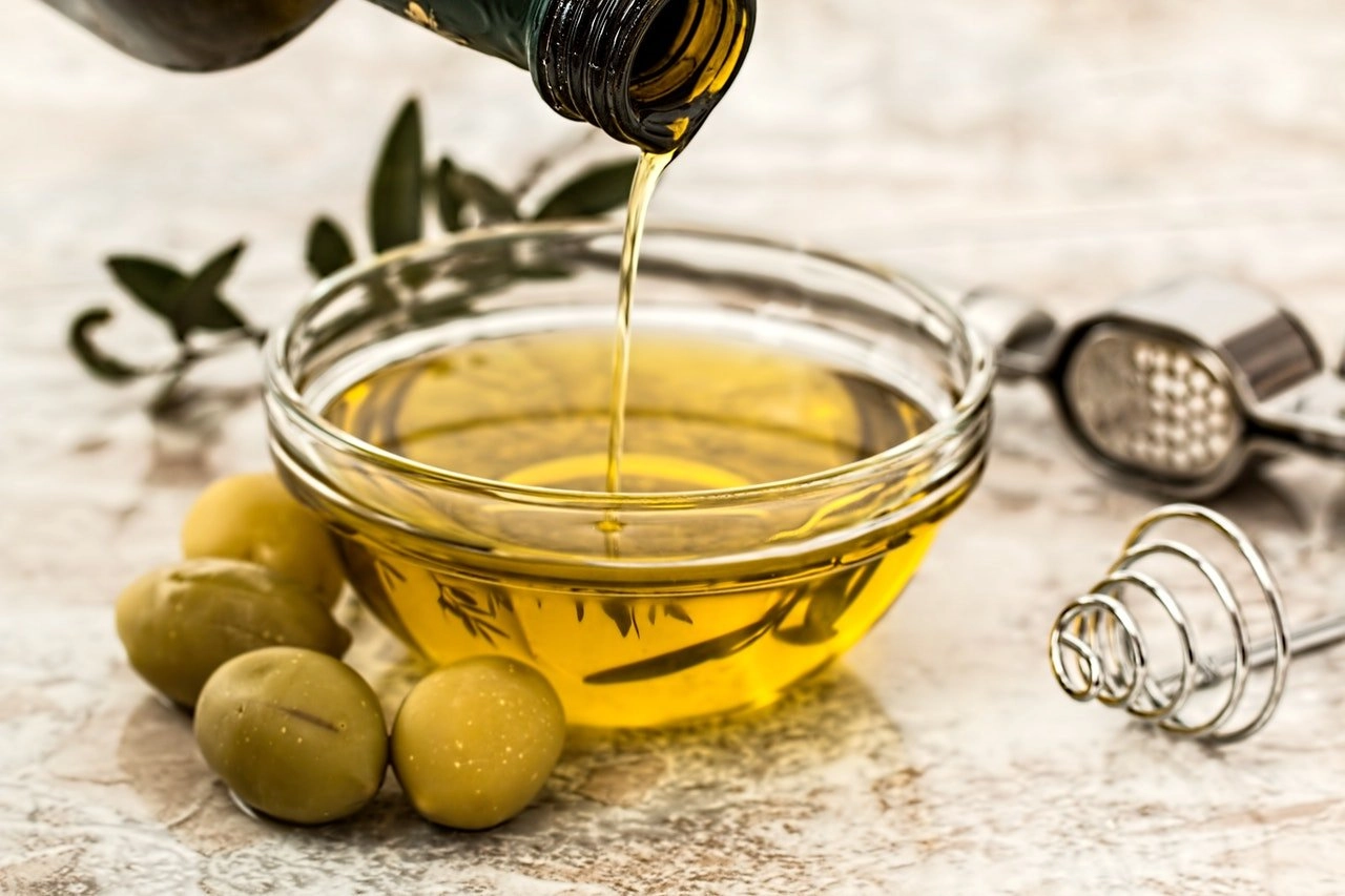Olea Europaea (Olive) Oil Unsaponifiables in Skincare